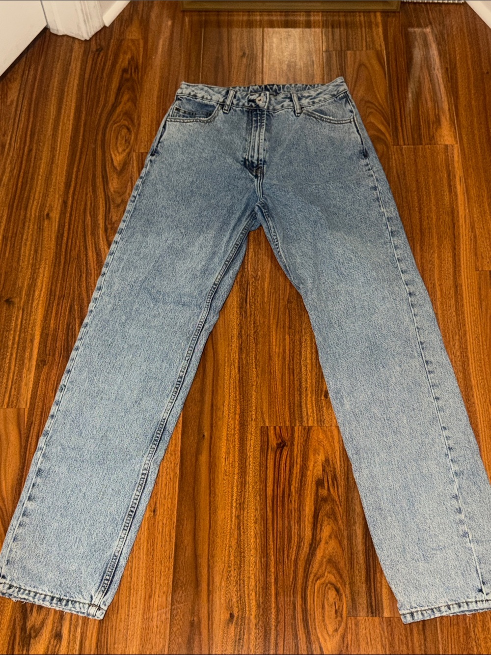 Men's Light Blue Straight Jeans — Classic Straight Fit